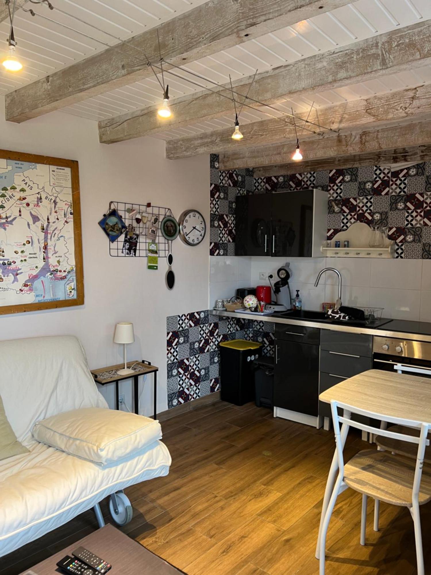 Le Garni Vendemiaire Appartement Vesoul Buitenkant foto